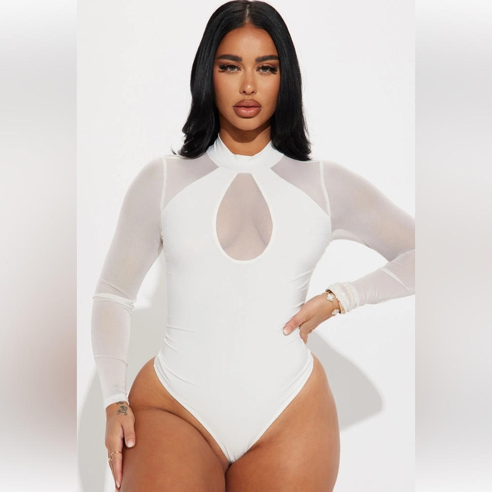 BNWT - Fashion Nova Mya Mock Neck body white suit long sleeves size XL